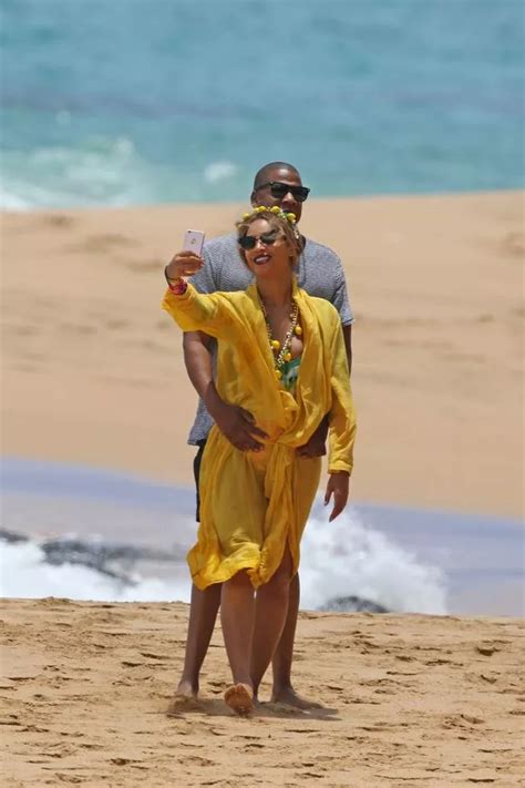 beyonce wears lemons as she shows off incredible bikini body on pda filled holiday with jay z