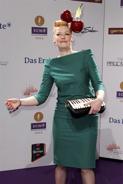 Enie Van De Meiklokjes Cute Hq Photos At Echo Awards 2012