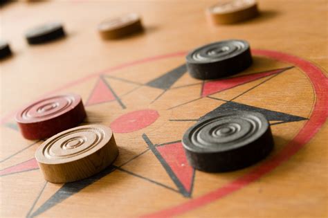 Principles That Drive The Game Of Carrom