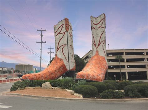 23 Wacky Weird Roadside Attractions In Texas Lone Star Travel Guide