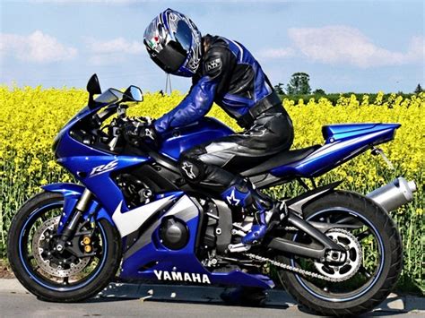 The cbr 250 is fast fun and comfortable however it feels a bit lacking in comparison to its competitors. Rank 3 Yamaha : Top 10 Bike Companies in the World 2016 ...