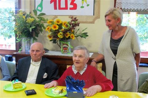 La championne marocaine de parachutisme, malika lahmar, membre de l'équipe féminine de la première brigade d'infanterie parachutiste des forces armées. PARMA: 103 ANNI PER UN AUTIERE DI EL ALAMEIN | Congedati ...