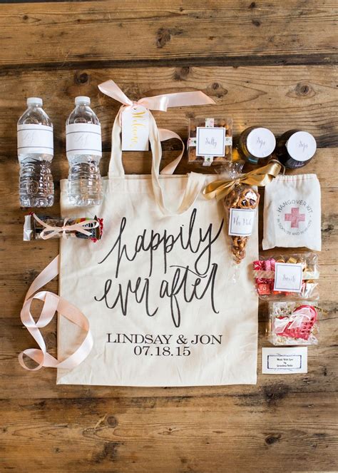 Wedding Wednesday What We Put In Our Wedding Welcome Bags Sacos De