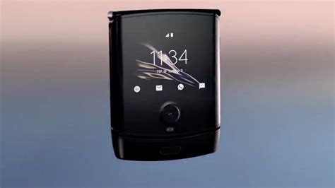 Motorola Razr V4 Folding Smartphone Receives An Android 10 Update With