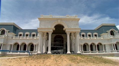 Queen Of Versailles Couple Says Theyll Finish 90000 Square Foot