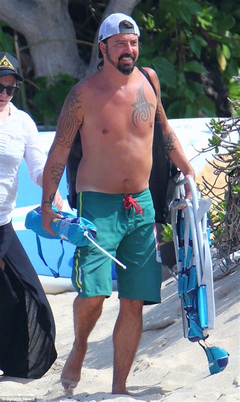 His clientele include liam gallagher, most of the tottenham hotspur team over the years (they make a joke that i'm their official tattoo artist), rock stars dave grohl and vince neil of. Dave Grohl relaxes on Hawaiian vacation with daughter ...