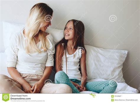 Mom With Tween Daughter Stock Image Image Of Preteen