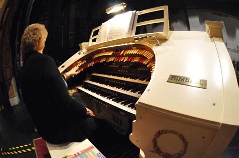 Organist Connor Palace Theater Playing A Kimball Organ Flickr