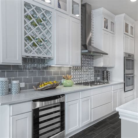 We design custom cabinets, kitchens, baths, bars and bookcases. Rd Henry Custom Cabinets | www.resnooze.com