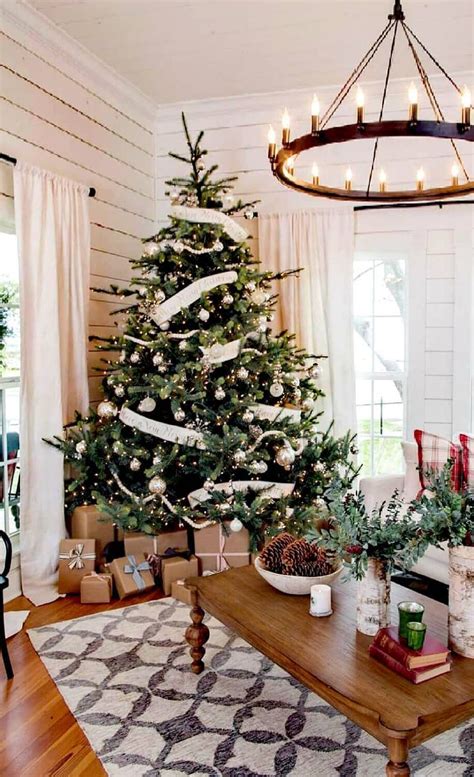 34 Rustic Farmhouse Christmas Tree 🎄 Decor Will Bring Both Season And