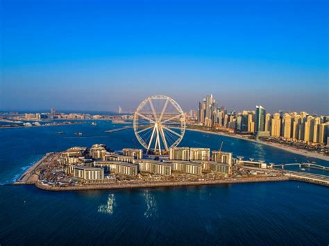 التايمز عين دبي أكبر عجلة ترفيهية في العالم