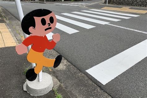 信号なしの横断歩道 ＝ 歩行者優先 このルールを守らない県、知ってる？ ワースト1はなんと20台だった Merkmal（メルクマール）