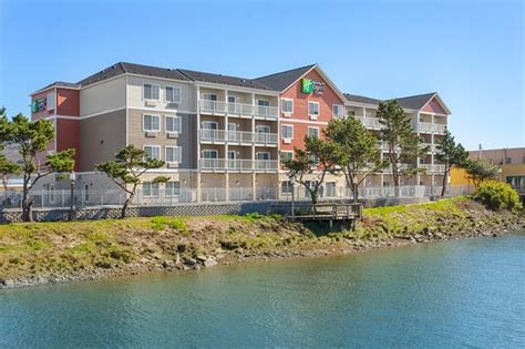 Gearhart golf links is 10. HOLIDAY INN EXPRESS & SUITES SEASIDE-CONVENTION CENTER $96 ...