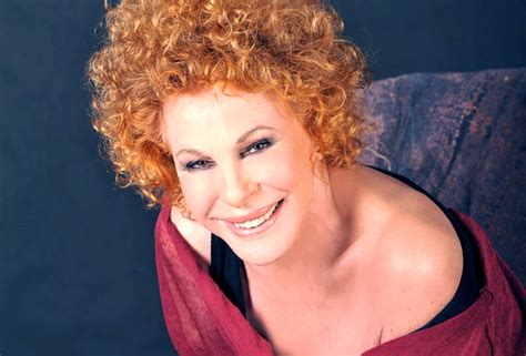 Biographie née à milan le 22 septembre 1934, ornella vanoni commence sa carrière comme actrice. Ornella Vanoni canta i suoi successi al Teatro Alighieri ...