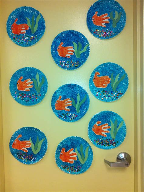 Fish Bowl Craft For Preschoolers Paint Paper Plate With Bubble Wrap