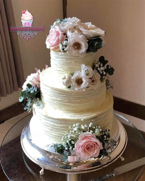 Wedding Cakes Three Tier Fresh Flower Wedding Cake Tiered Wedding