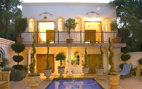 Wedding reception venues in pretoria range from luxury guest houses offering an intimate setting to larger banqueting venues at elegant country houses, cosy inns, rustic barns and exclusive hotels. Pretoria Wedding Venue | Pheasant Hill House, Johannesburg