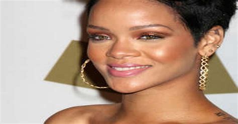 Rihanna Eyes The Bodyguard Remake Daily Star