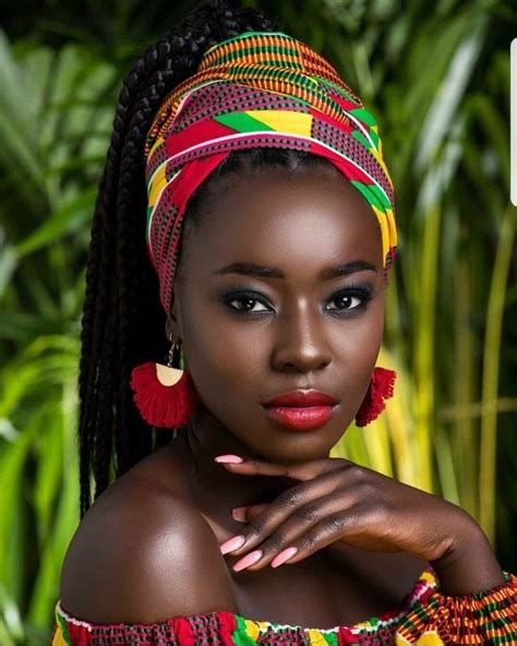 Belle Femme Africaine à La Peau Sombre Nue Photos De Femmes