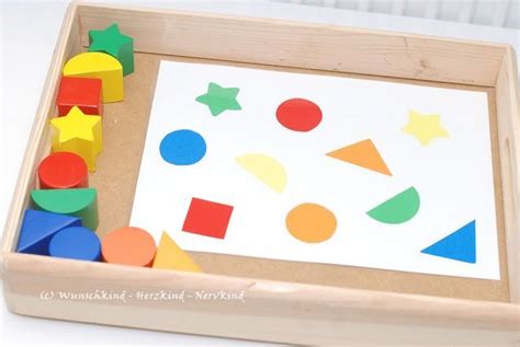 Zuordnen Von Farben Und Formen Montessori Montessori Aktivitäten Und