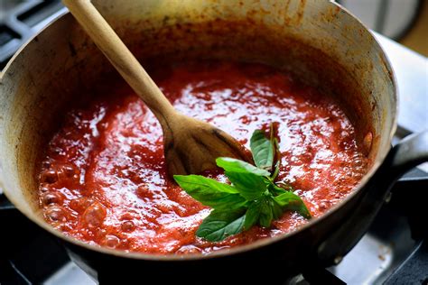 Quick Fresh Tomato Sauce Recipe Nyt Cooking