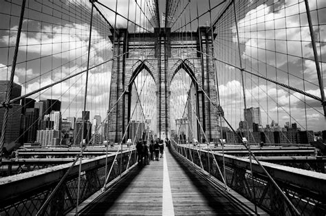 Great Black And White Photo Of The Brooklyn Bridge Taken By Hannes
