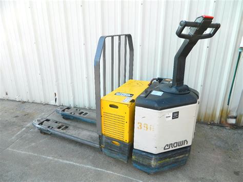 Crown 24v Electric Pallet Jack Pw3520 60 Good Battery 6000 Lb W