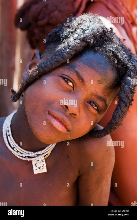 Himba M Dchen H Bsch Fotos Und Bildmaterial In Hoher Aufl Sung Alamy