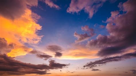 Premium Photo Beautiful Twilight Sky With Cloud Before Sunset