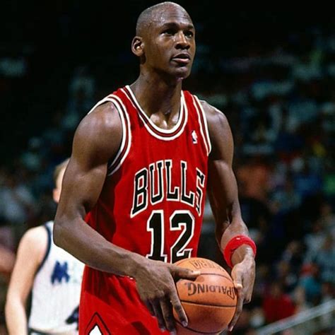 June, g.o.a.t., superman, captain marvel, black jesus). Michael Jordan: A vida de uma lenda da NBA - Life Exact