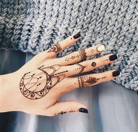 Mehndi Designs On Hand For Beginners Moon Henna Tattoo Designs Henna