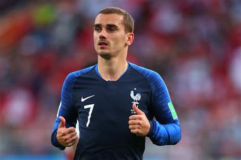 The group f game was played in front of 60,000 fans. Antoine Griezmann : comment il essaye de protéger sa fille ...