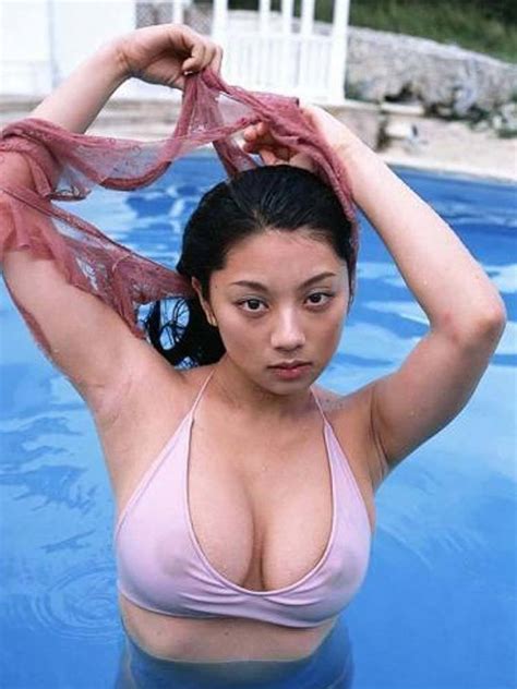 小池栄子女優おっぱいチラリ画像 乳輪ハミ出てる乳首が Free Download Nude Photo Gallery