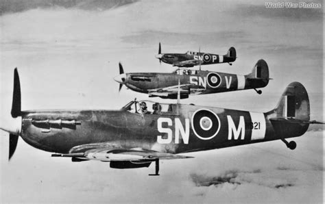 Spitfires Vb Of 243 Squadron En821 Sn M Sn B Jk642 And Sn P World