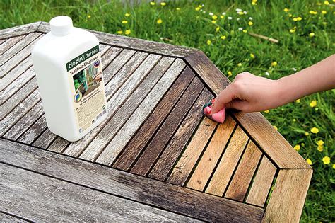 Bangkirai, teak und zeder sind die bevorzugten hölzer, die wir anbieten. Holz im Garten richtig pflegen ⋆ Heimwerker-Aktuell.de
