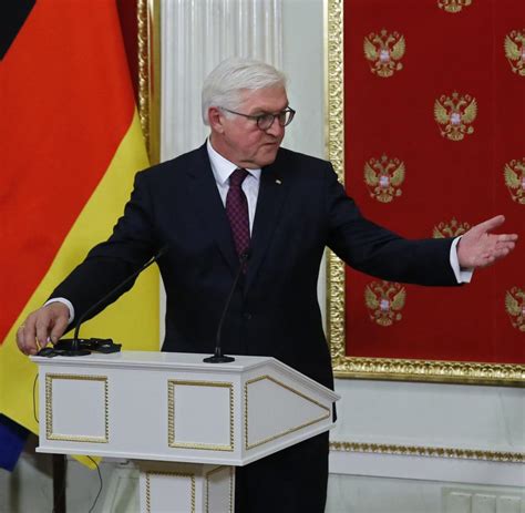 Gorbachev speaks, may 14, 1986. Atomkatastrophe: Tschernobyl-Reaktor wird unter Sarkophag ...