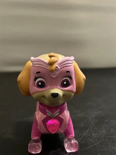 Paw Patrol Mighty Pups Light Up Badge And Feet Skye Figure Pink 399