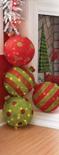 How To Make Cheap And Easy Giant Christmas Ornaments Giant Christmas