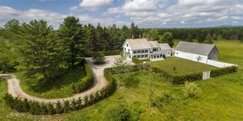 This Maine Farmhouse Is One Of The Most Picturesque Places Weve Ever
