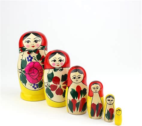 Heka Naturals Russian Nesting Dolls 6 Traditional Matryoshka Classic Semyonov Red