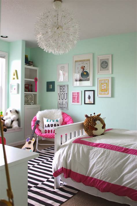 Discover a wide range of kids bedroom ideas and inspiration for decorating, organization, storage and furniture. A room fit for a tween! | forever*cottage