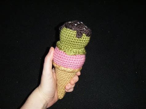Included are patterns to make a sugar cone, wafer/cake cone, classic scoop, dipped scoop and soft serve. Free craft patterns!: Rattling ice cream cone