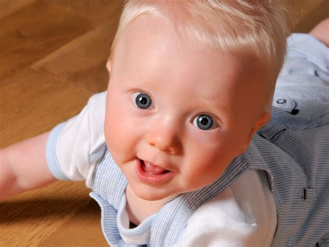 Baby, kid, sight, concentration, eye health, curiosity discovery and exploration. Barrett & Coe Portrait Photography | Blue eyed baby ...