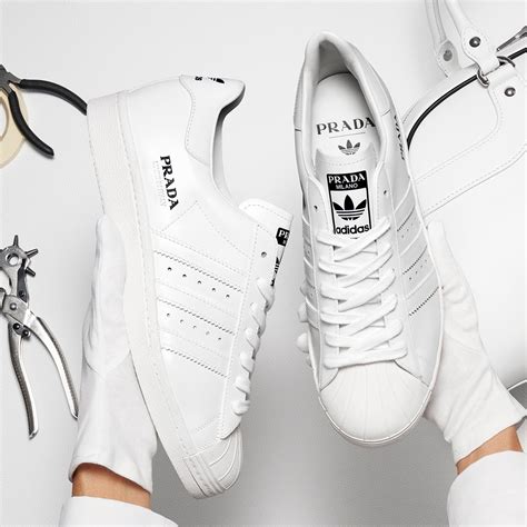 Thank you for signing up to the adidas newsletter. Deze Adidas x Prada Superstar sneakers wil je hebben ...