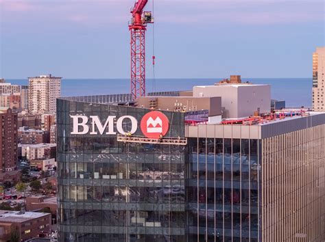 Bmo harris offers loans insured by the federal housing administration program. Friday Photos: Signage Goes Up On BMO Tower » Urban Milwaukee