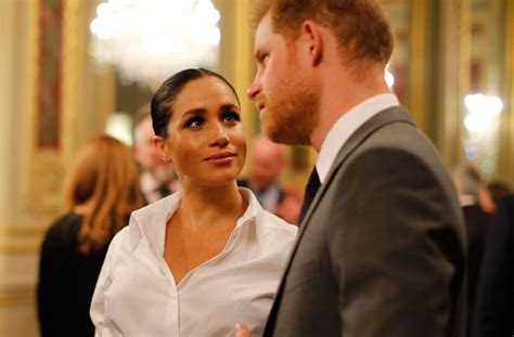 Der erzbischof von canterbury erklärte das paar am samstag in windsor zu mann und frau. Herzogin Meghan: Prinz Harry scherzte über Babybauch ...