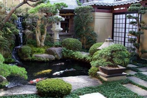 While japanese gardens initially started off by borrowing largely from the chinese model, over several hundred years they evolved their own inimitable flavor and distinct features that are identified as intrinsic and essential components of the set up. Backyard Landscaping Ideas - Japanese Gardens ...