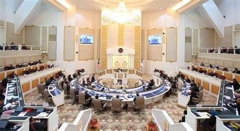 Dewan undangan negeri melaka on wn network delivers the latest videos and editable pages for news & events, including entertainment, music sebelum ini, pn melaka mempunyai 17 kerusi dewan undangan negeri iaitu 13 bn, dua bersatu dan dua wakil rakyat bebas yang menyokong pn. Sidang DUN Melaka ditangguhkan