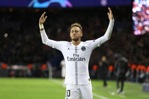 إذا كنت تقوم بعمل عرض من العروض، فيجب أن يكون لديك مجموعة خلفيات بوربوينت مميزة، ويمكن أن تتحدد أشكالها حسب. الـكرة الـدوليـة : نايمار يدخل تاريخ دوري الأبطال ويطيح بـ ...