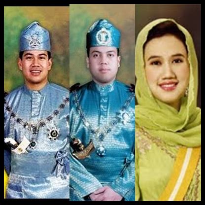 The king had been previously married to tengku zubaidah tengku norudin, whom he divorced in 2008. Duli Mahkota : SELAMAT HARI KEPUTERAAN SULTAN MUHAMMAD V
